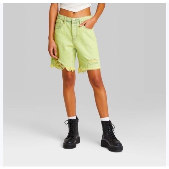 WILD FABLE High Rise Bermuda Raw Hem Distressed Button Fly Jean Shorts Size 6 - Picture 3 of 12